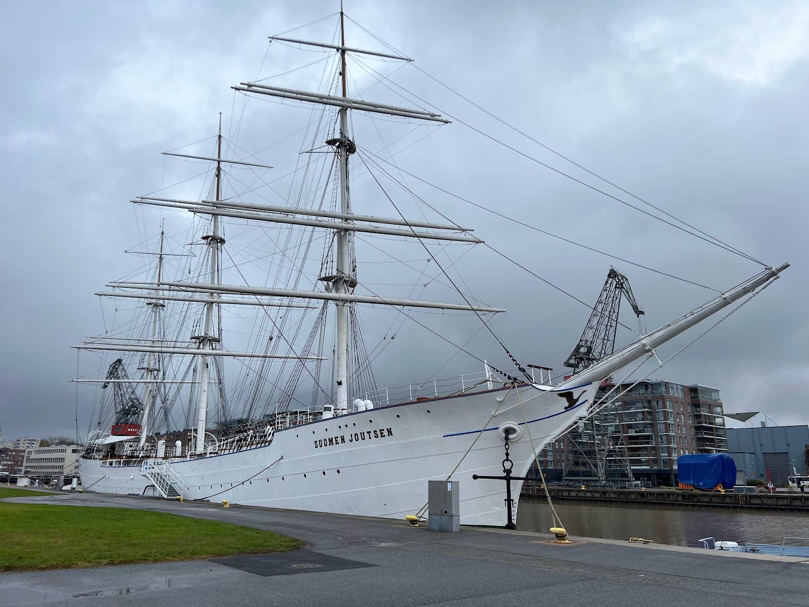 Knot Tying Demonstrations