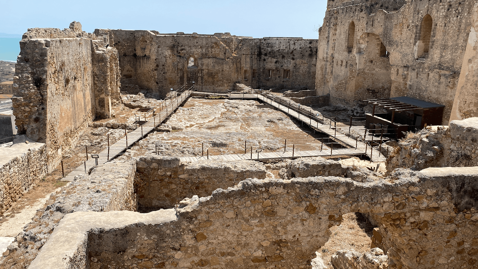 Castello dei Luna - Image 1