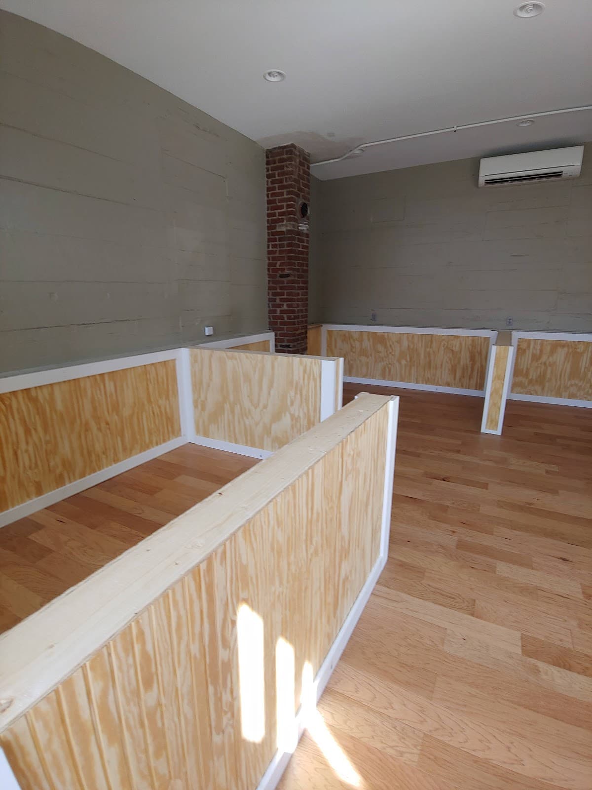 Clifton Neighborhood - Image 1