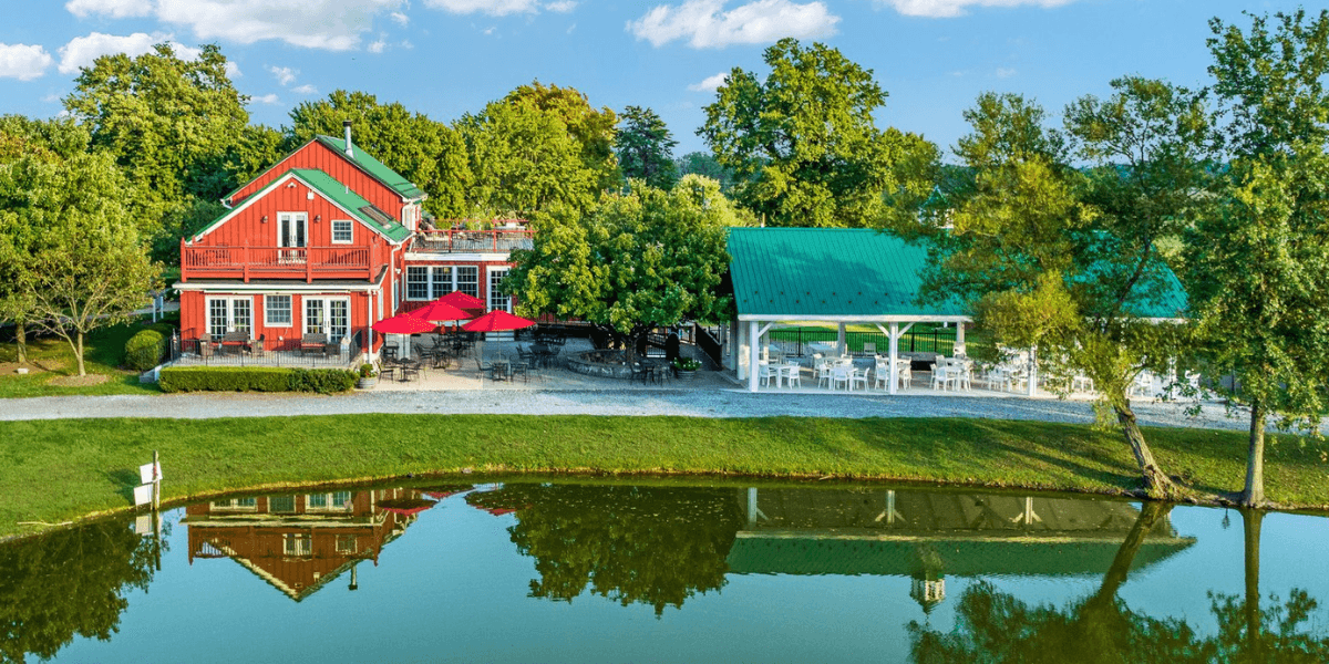 Doukรฉnie Winery - Image 1