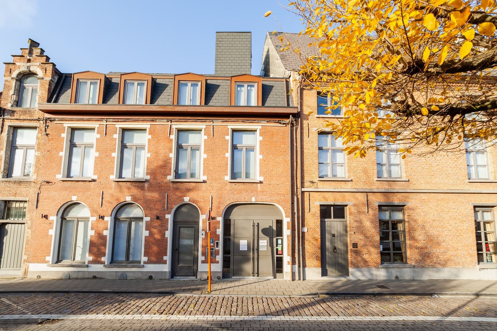 Hof van Aragon - Image 1