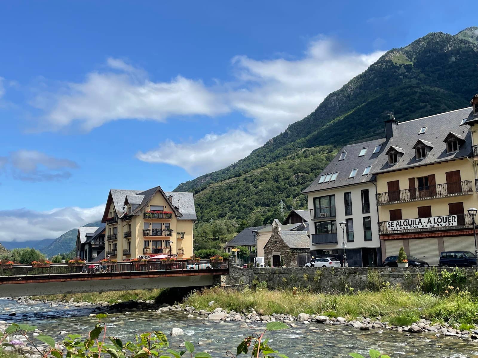 Riverside Village Ambiance