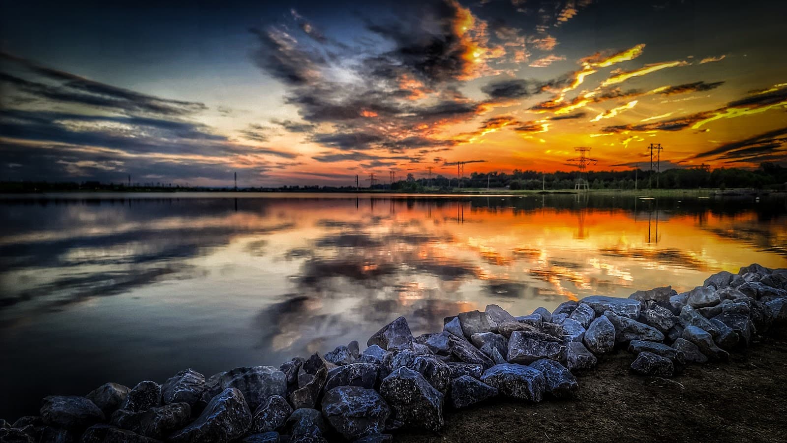 370 Lakeside Park - Image 1