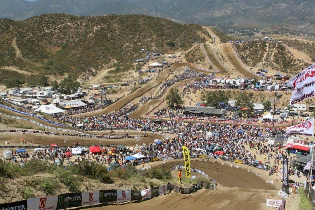 Off-Road Racing Spectacle