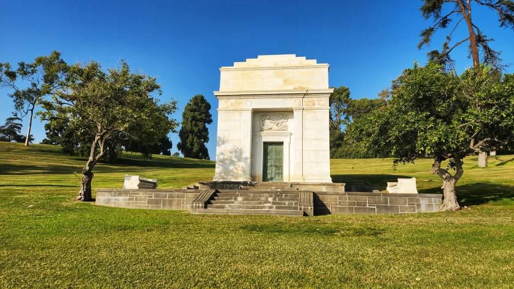 Forest Lawn Memorial Park Glendale - Image 1
