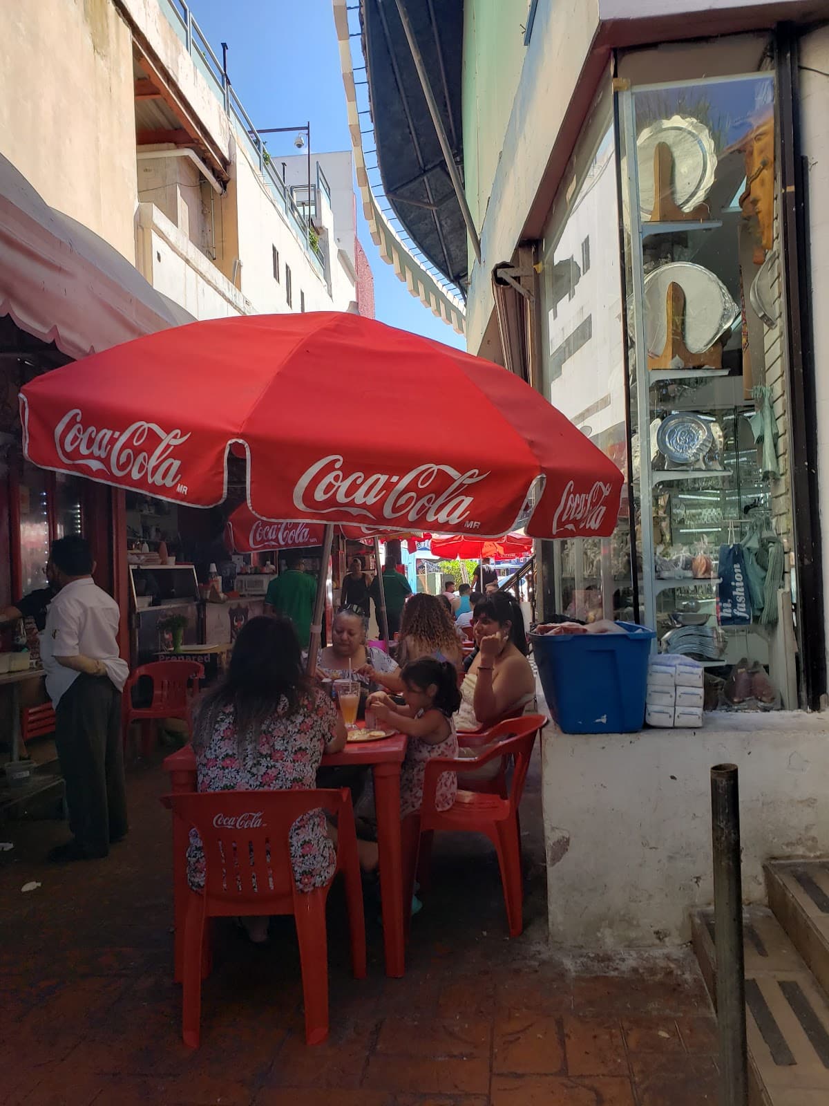 Street food stands near ADO station - Image 1