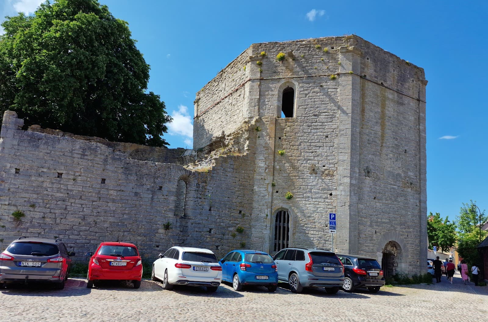 Helgeand Church Ruin - Image 1