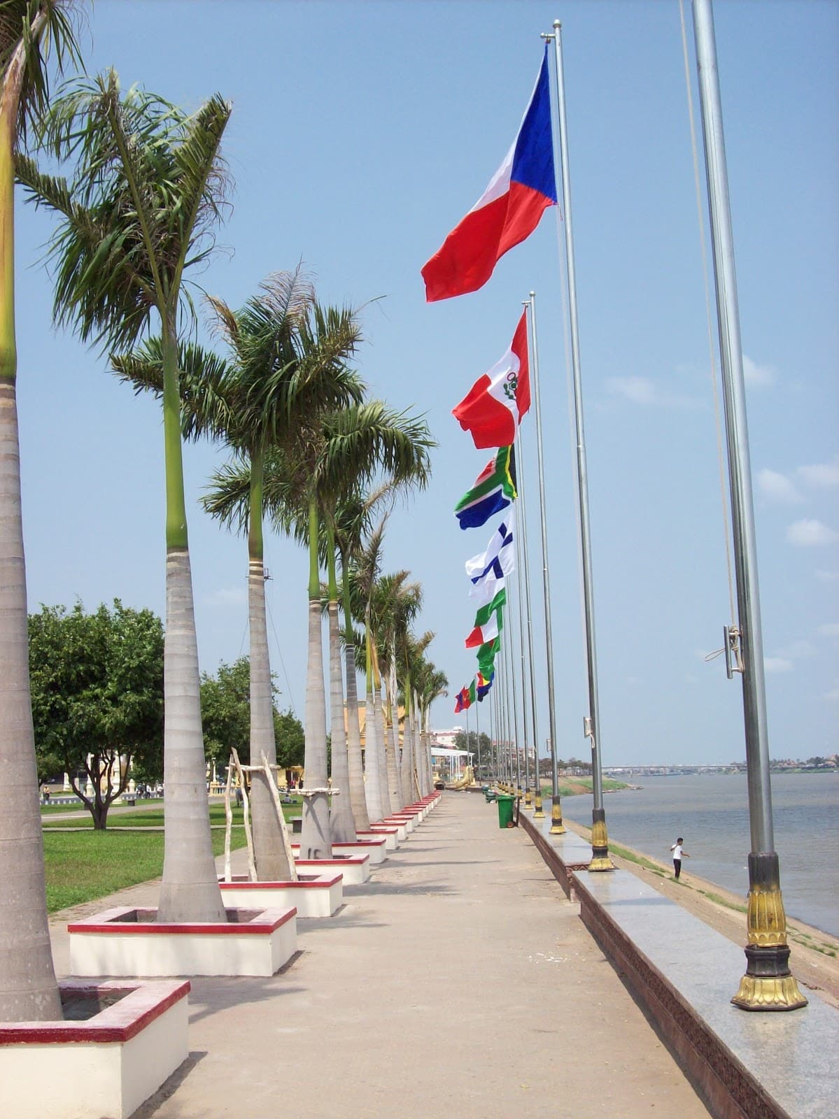 Tonle Bassac - Image 1