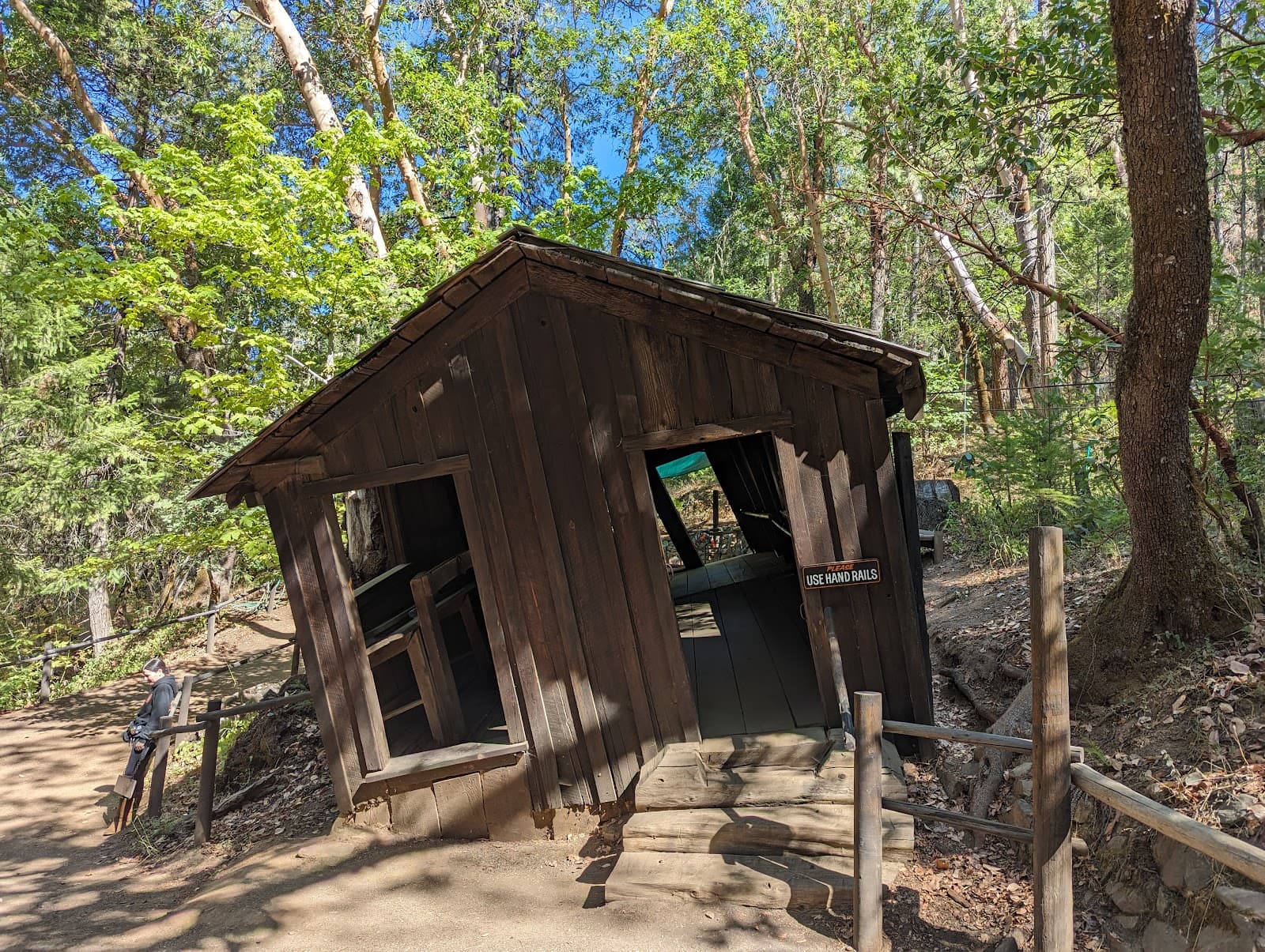 Oregon Vortex & House of Mystery - Image 1