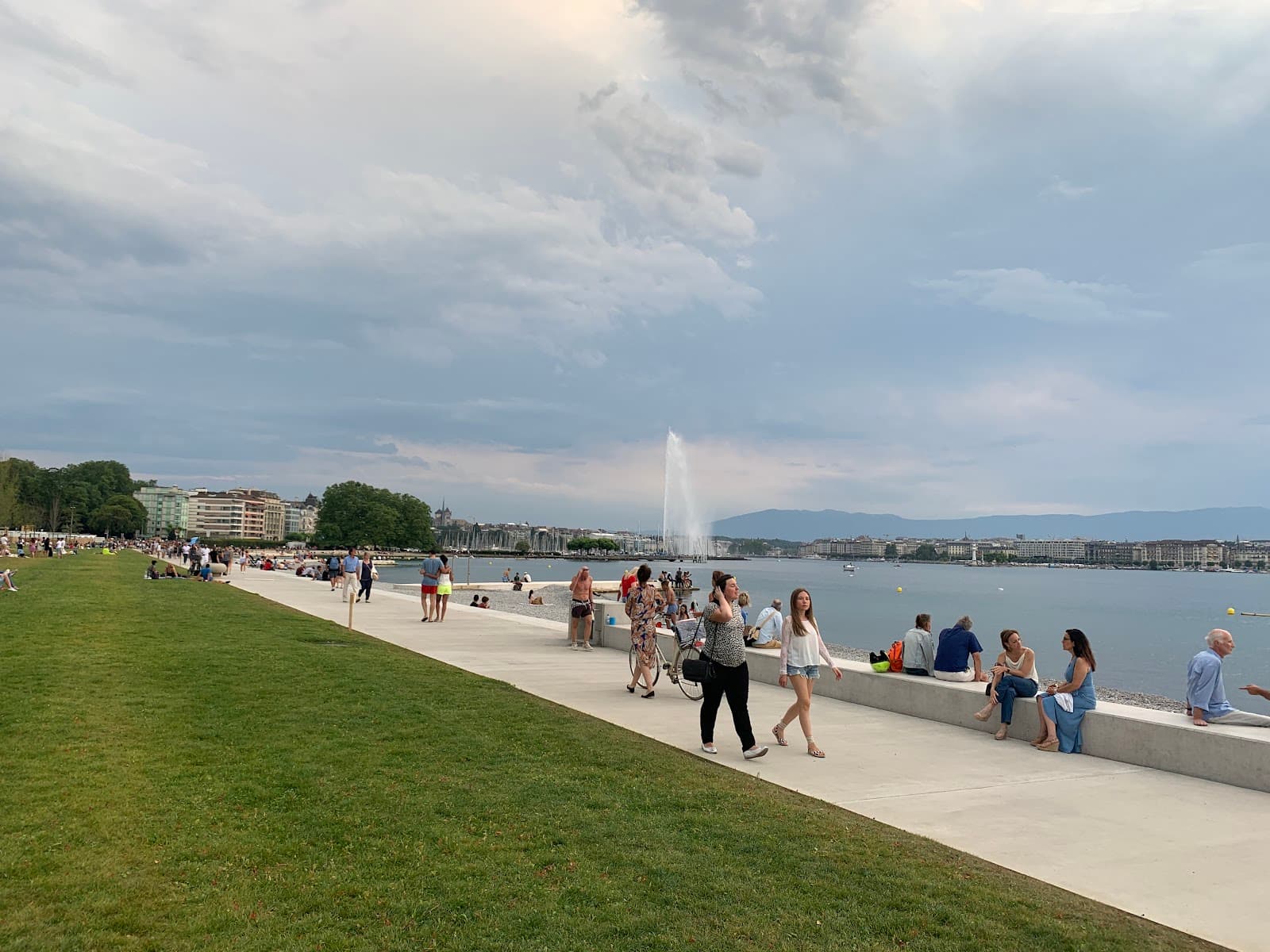 Plage des Eaux-Vives - Image 1