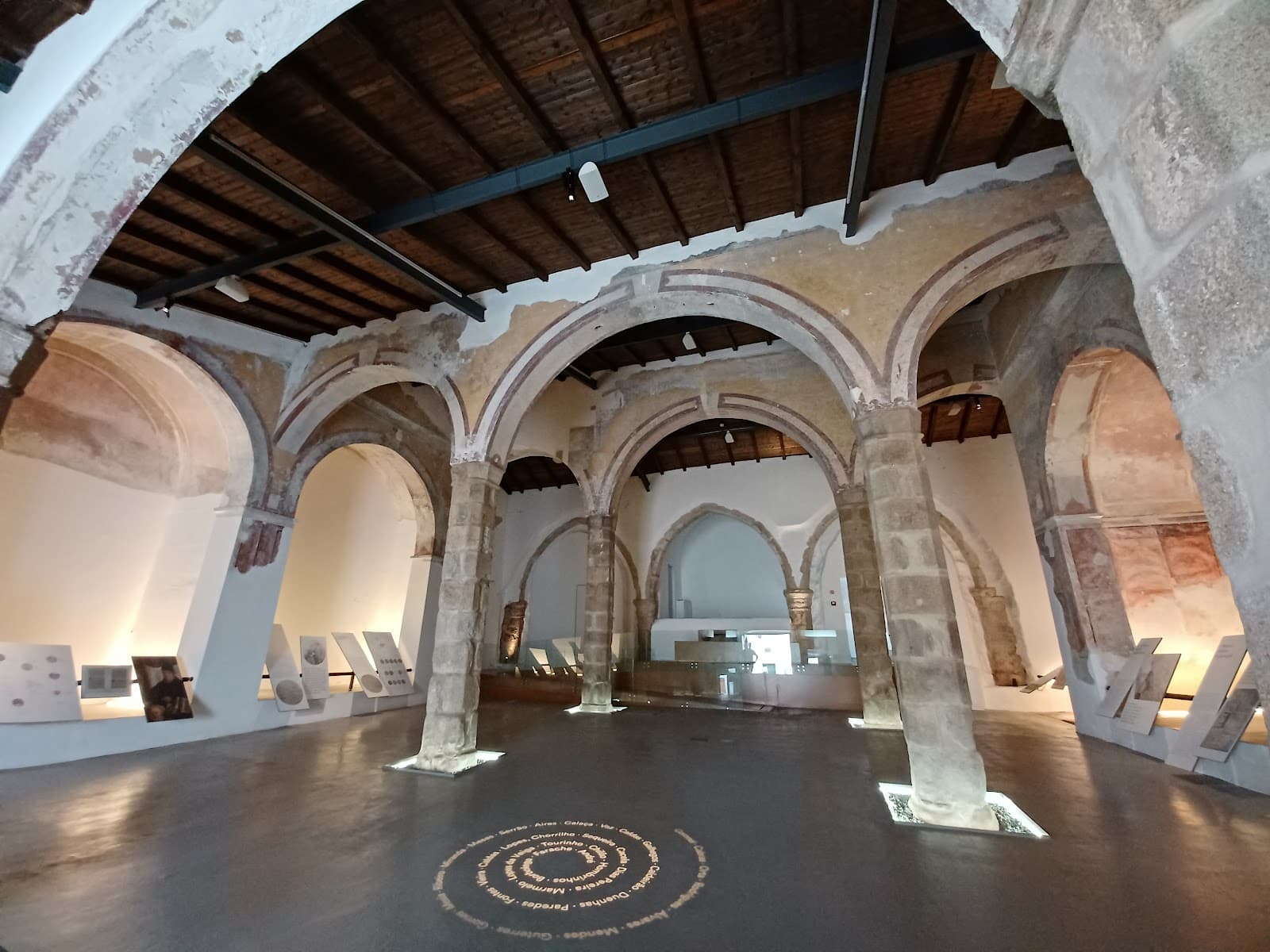 Jewish Quarter (Judiaria) - Image 1