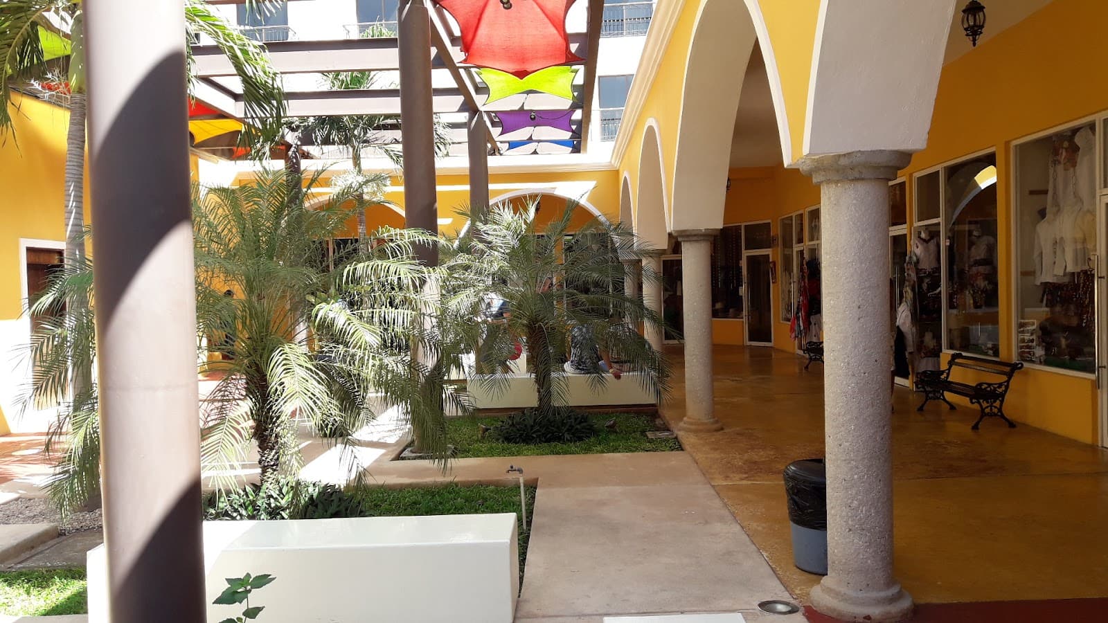 Centro Artesanal Zací Valladolid - Image 1