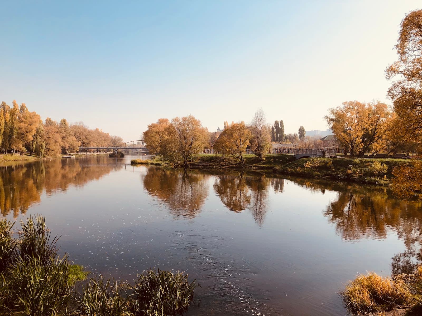 Vezelka River Embankment - Image 1