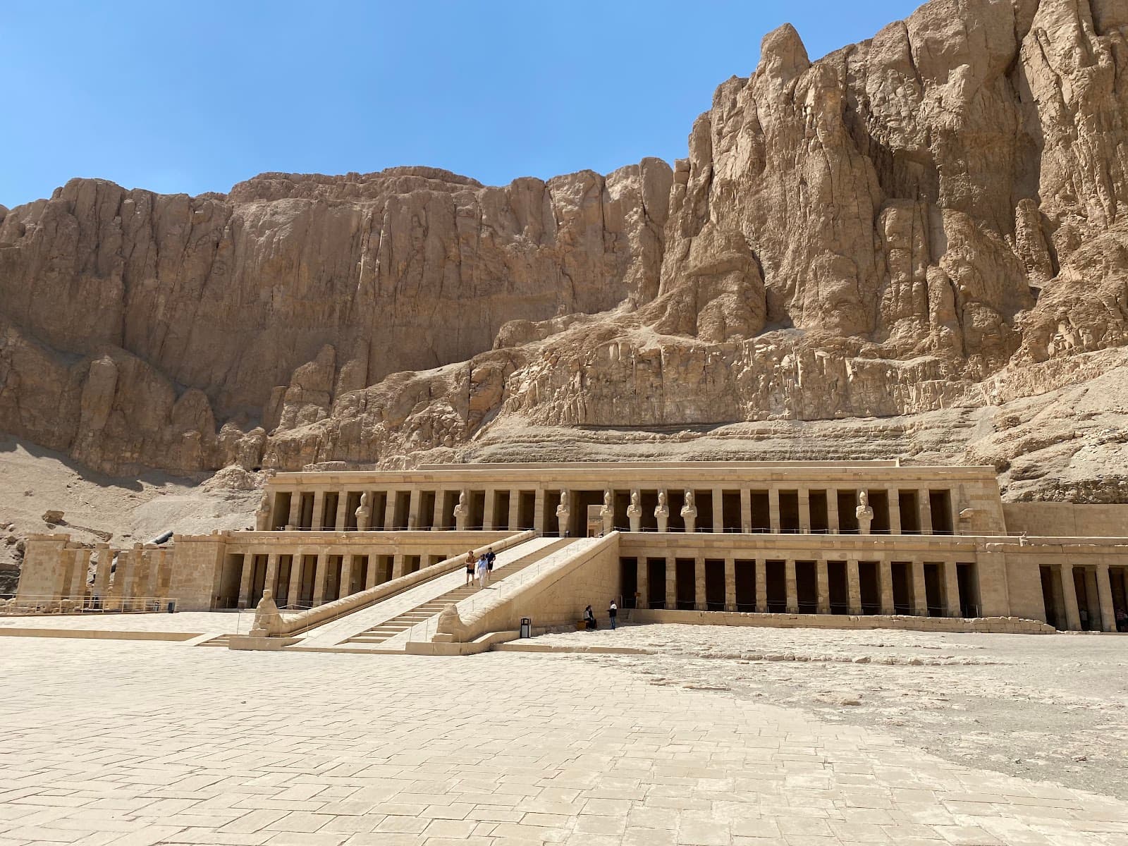 Temple of Tuthmosis III Deir el-Bahari - Image 1