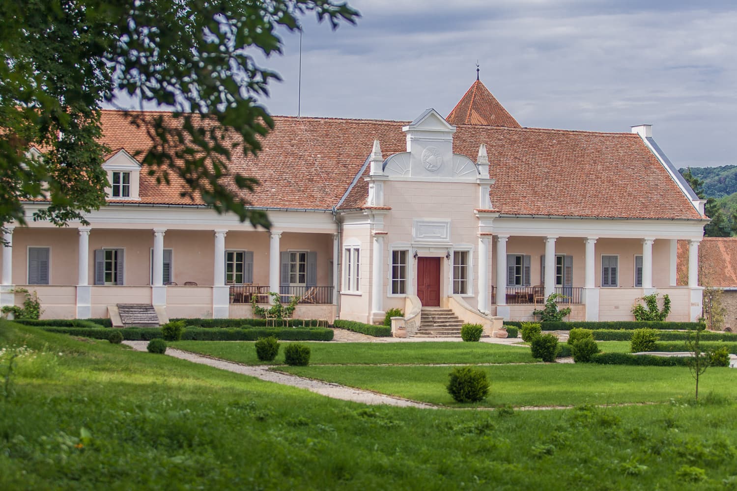 Apafi Manor Malancrav - Image 1