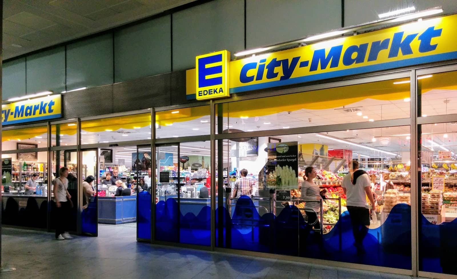 Convenient Metro Location