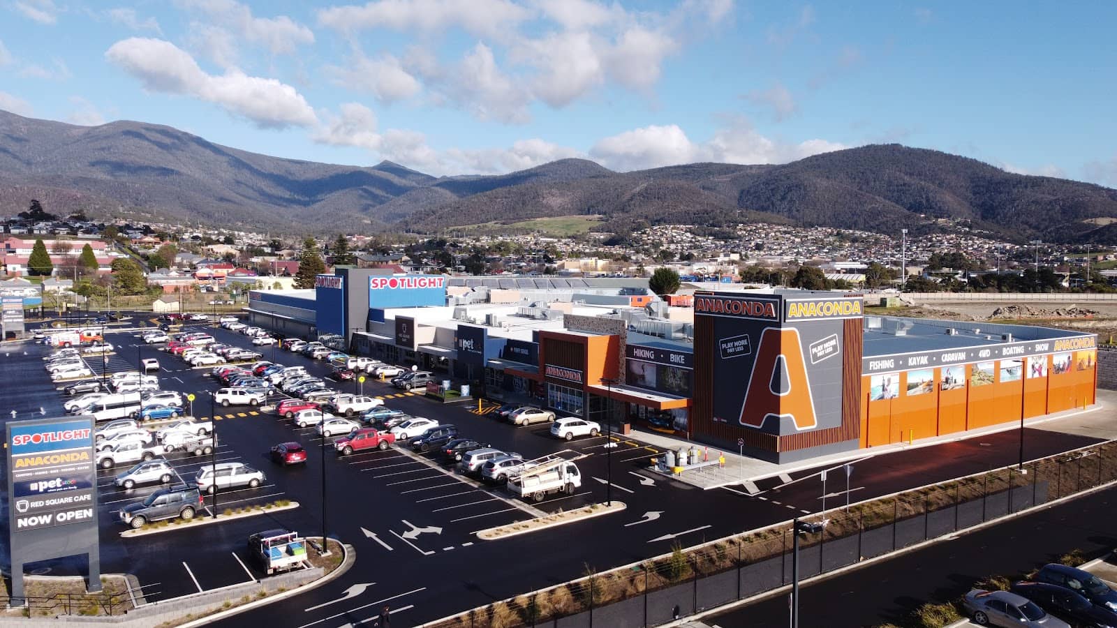 Local Shopping & Amenities