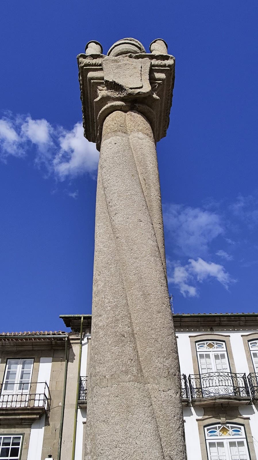 Pelourinho de Chaves - Image 1