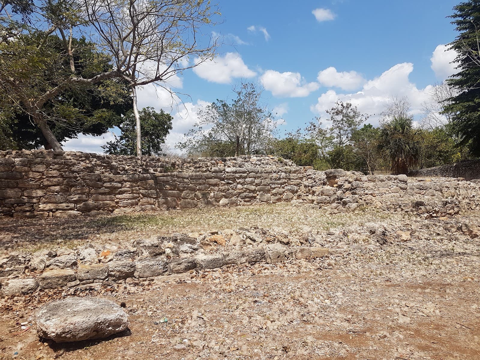 El Conejo Pyramid - Image 1