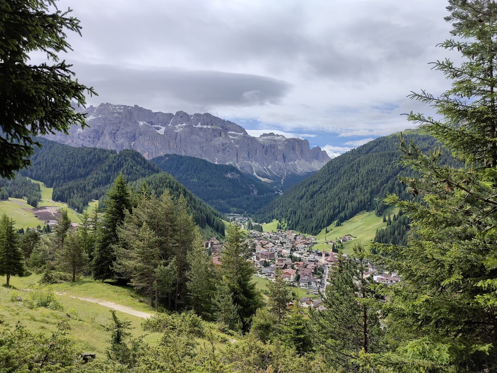 Daunei Viewpoint - Image 1