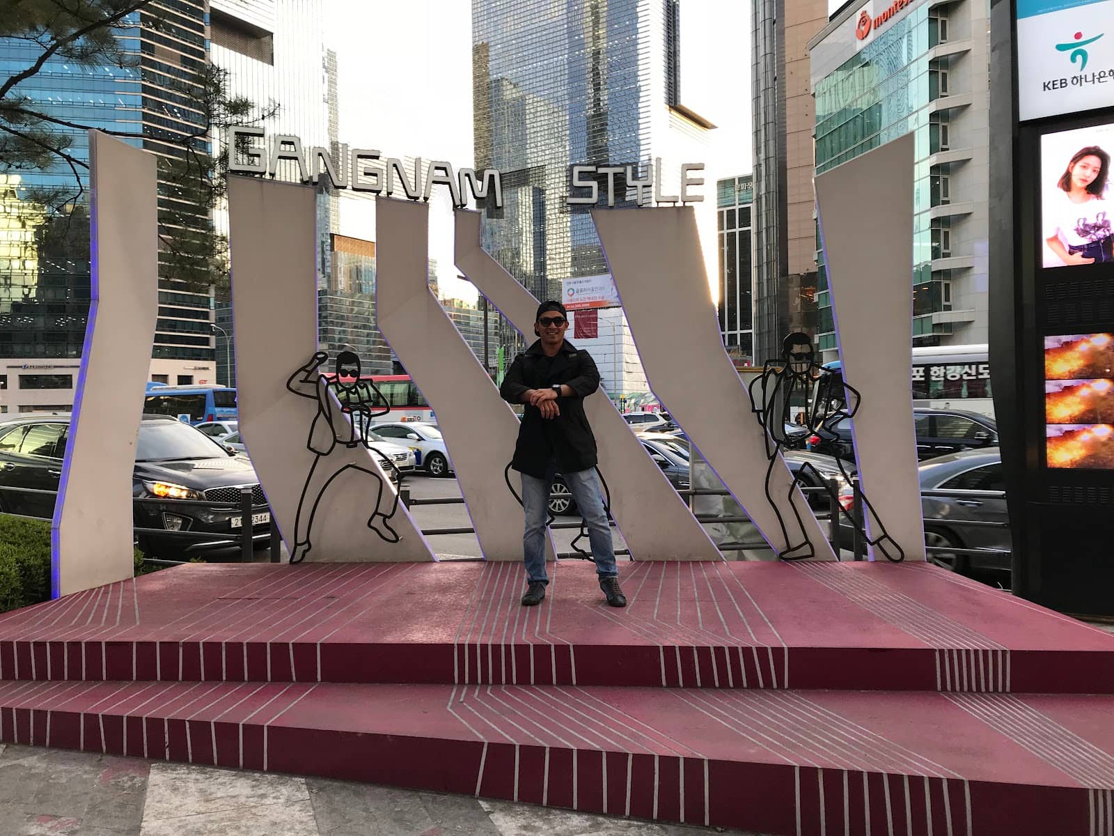 Bustling Gangnam Avenue