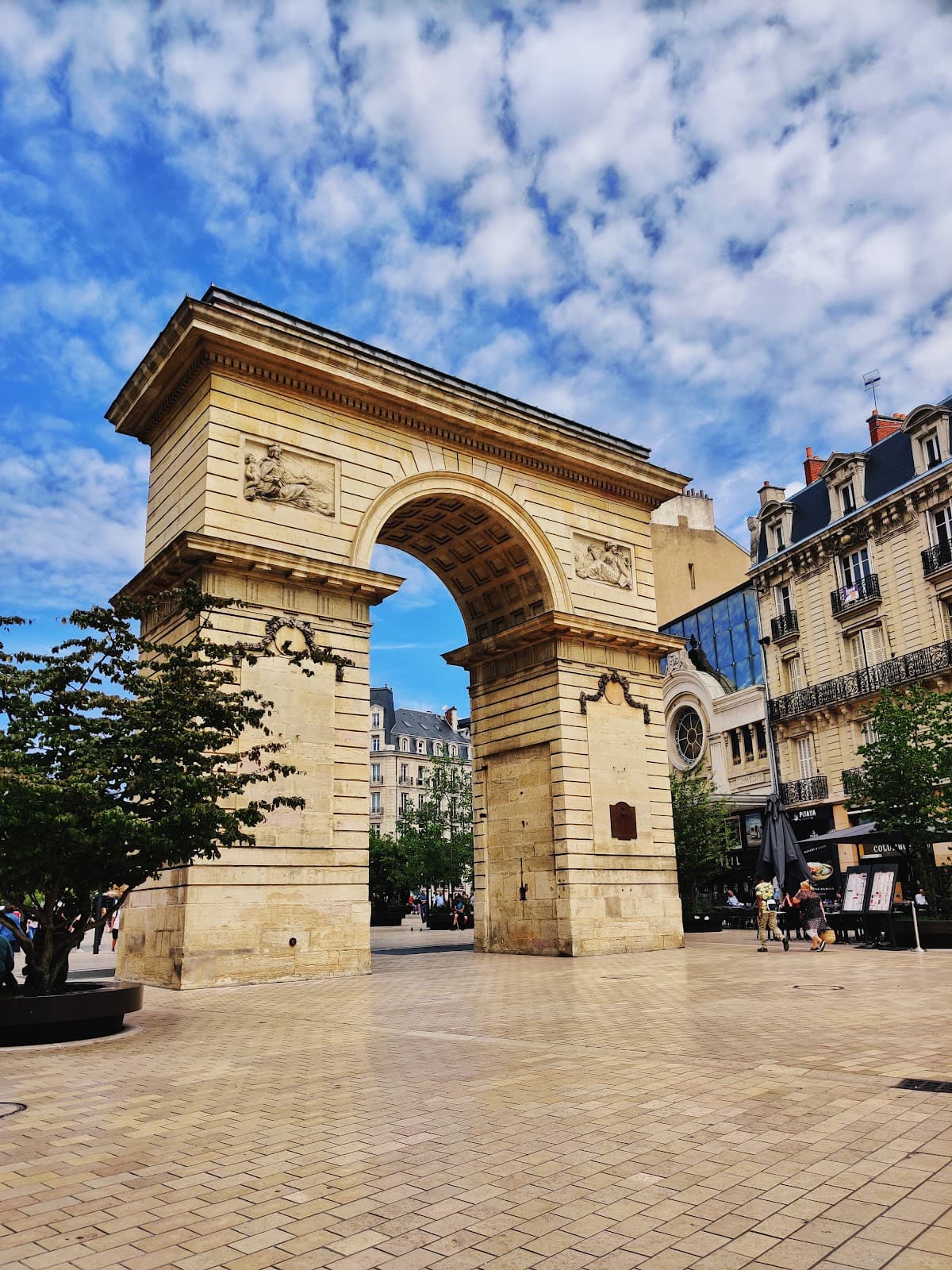 Darcy Gare Quarter - Image 1