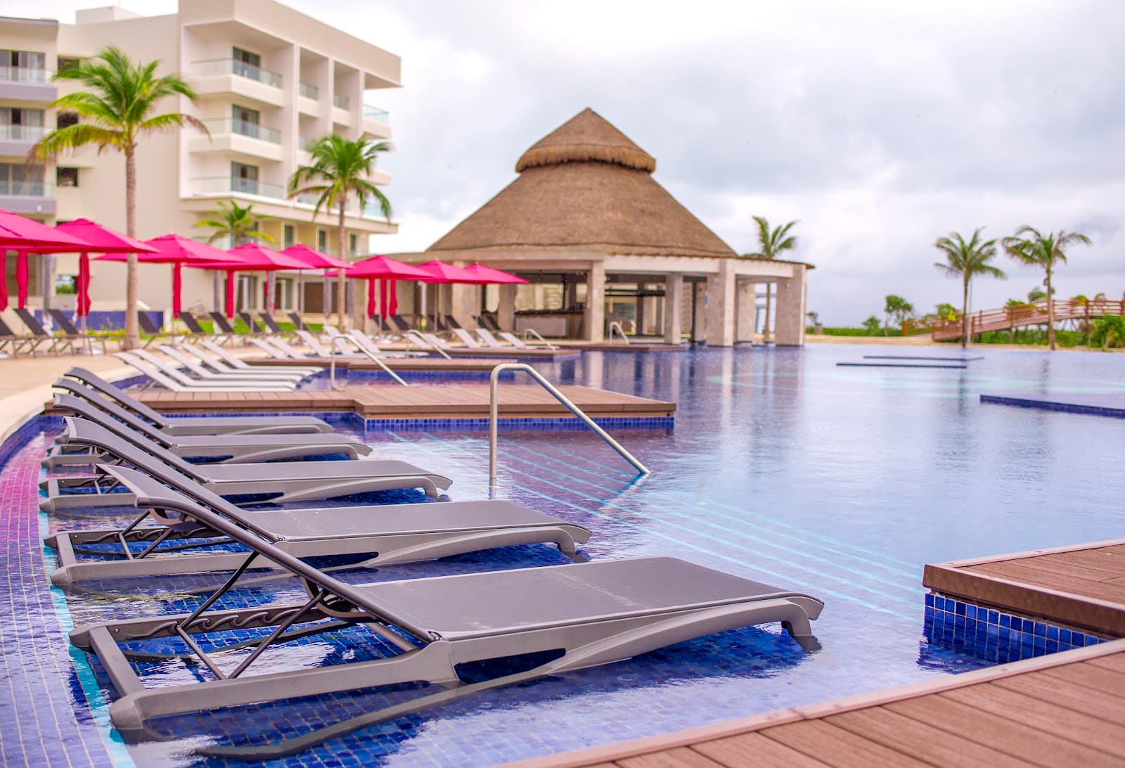 Planet Hollywood Cancun - Image 1