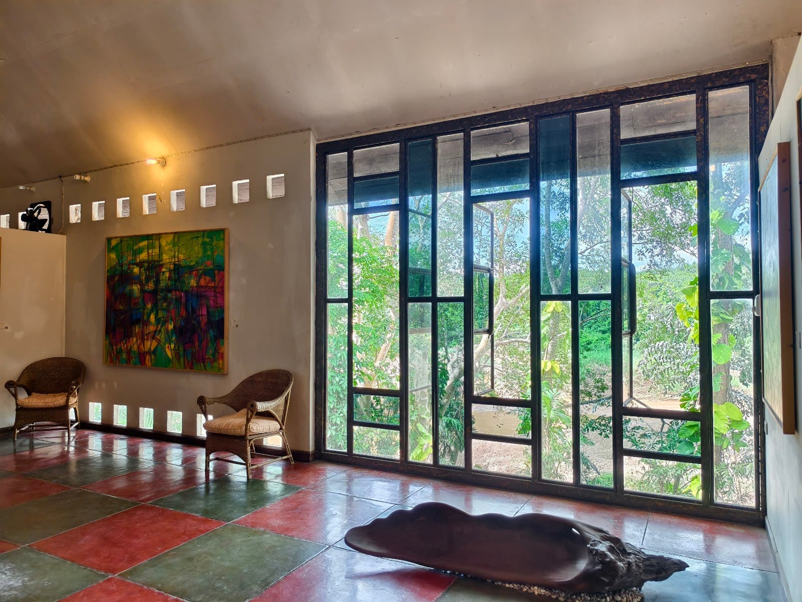 Nan Riverside Art Gallery - Image 1