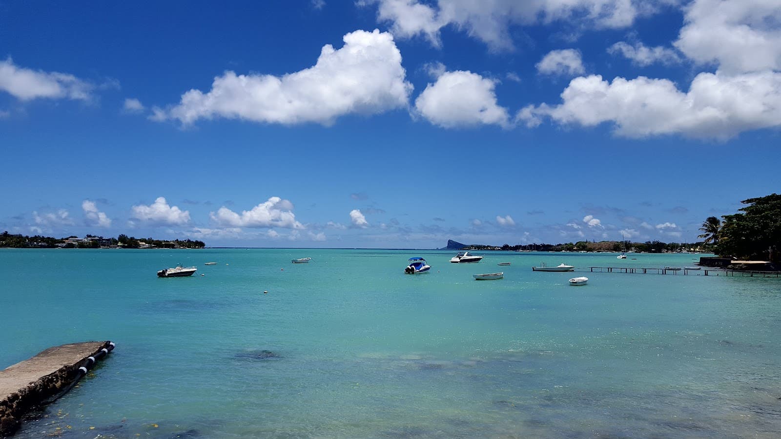 Pointe aux Canonniers - Image 1