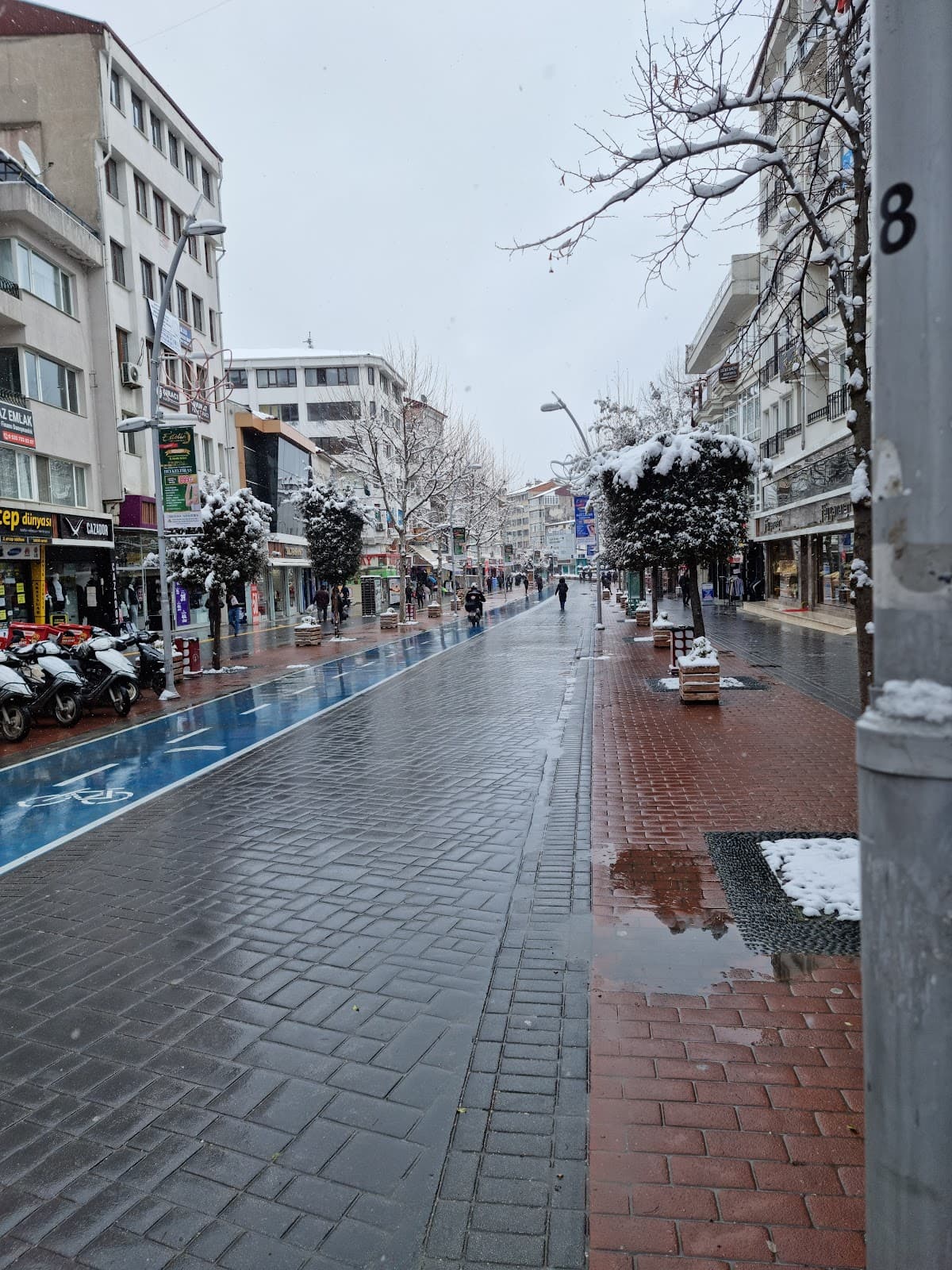 İzzet Baysal Street (İzzet Baysal Caddesi) - Image 1
