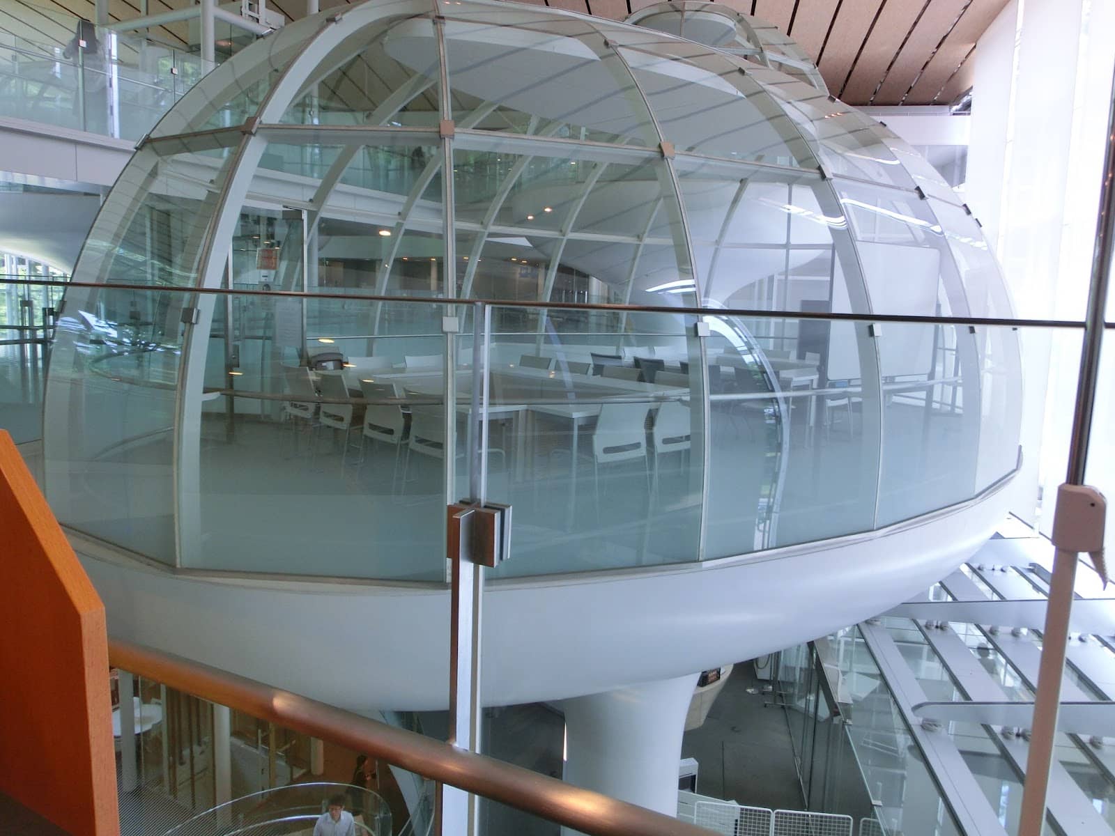 Bright & Welcoming Interior