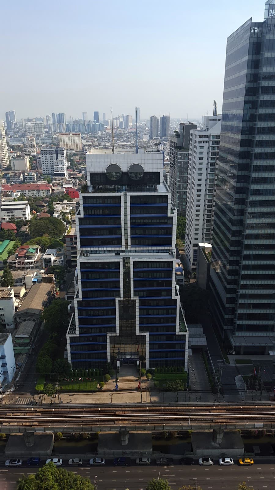 Robot Building Bangkok - Image 1