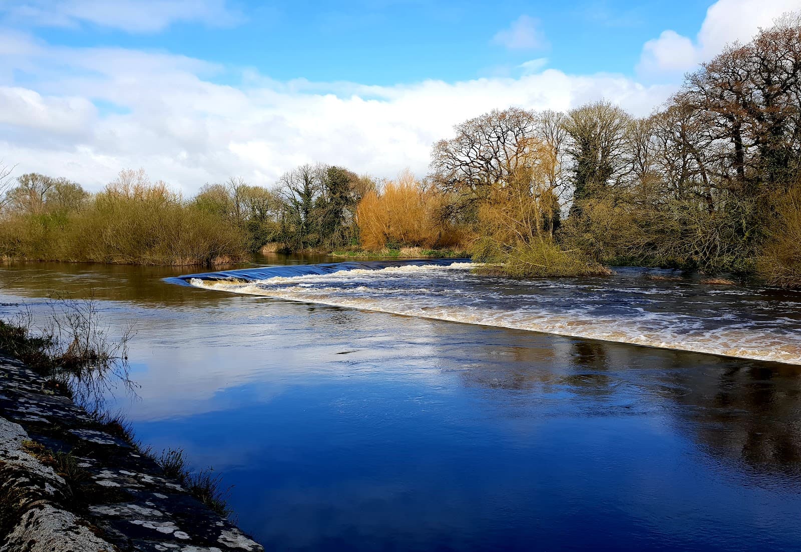 Milford Lock & Weir - Image 1