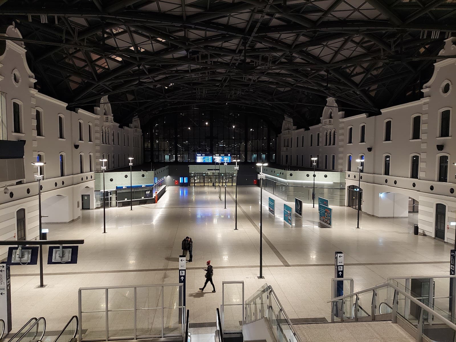 Łódź Fabryczna Station - Image 1