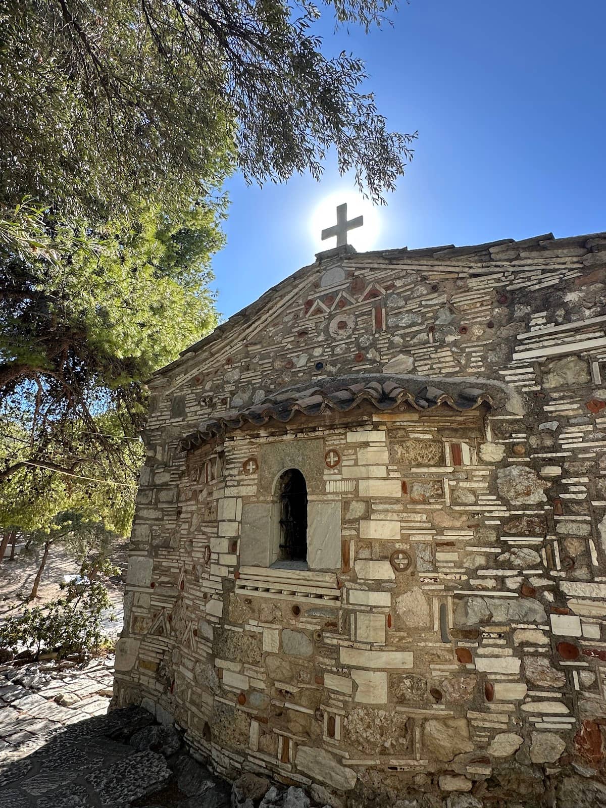 Peaceful Hillside Setting