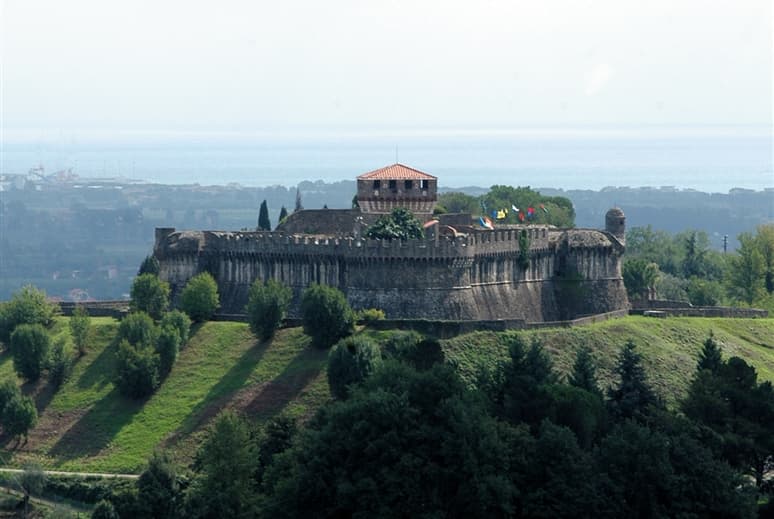 Sarzanello Fortress - Image 1