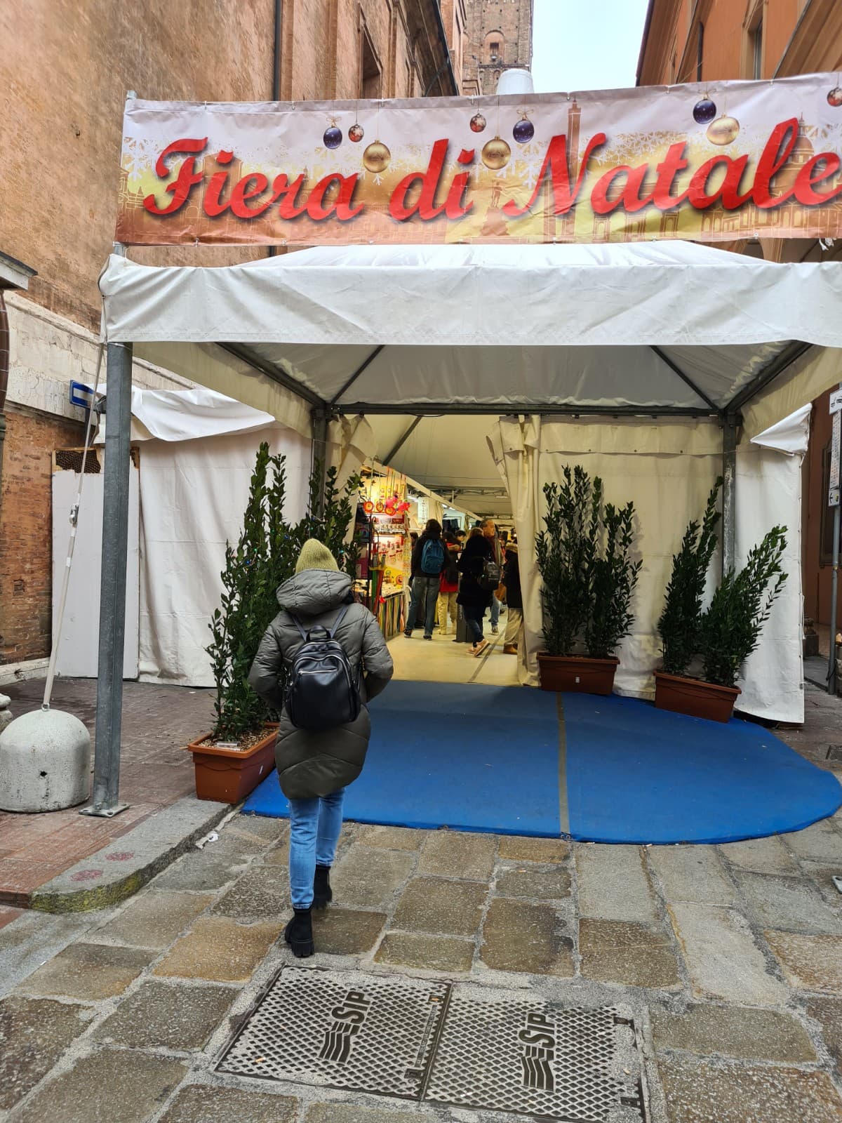 Bologna Christmas Markets Piazza Maggiore and Via Altabella - Image 1