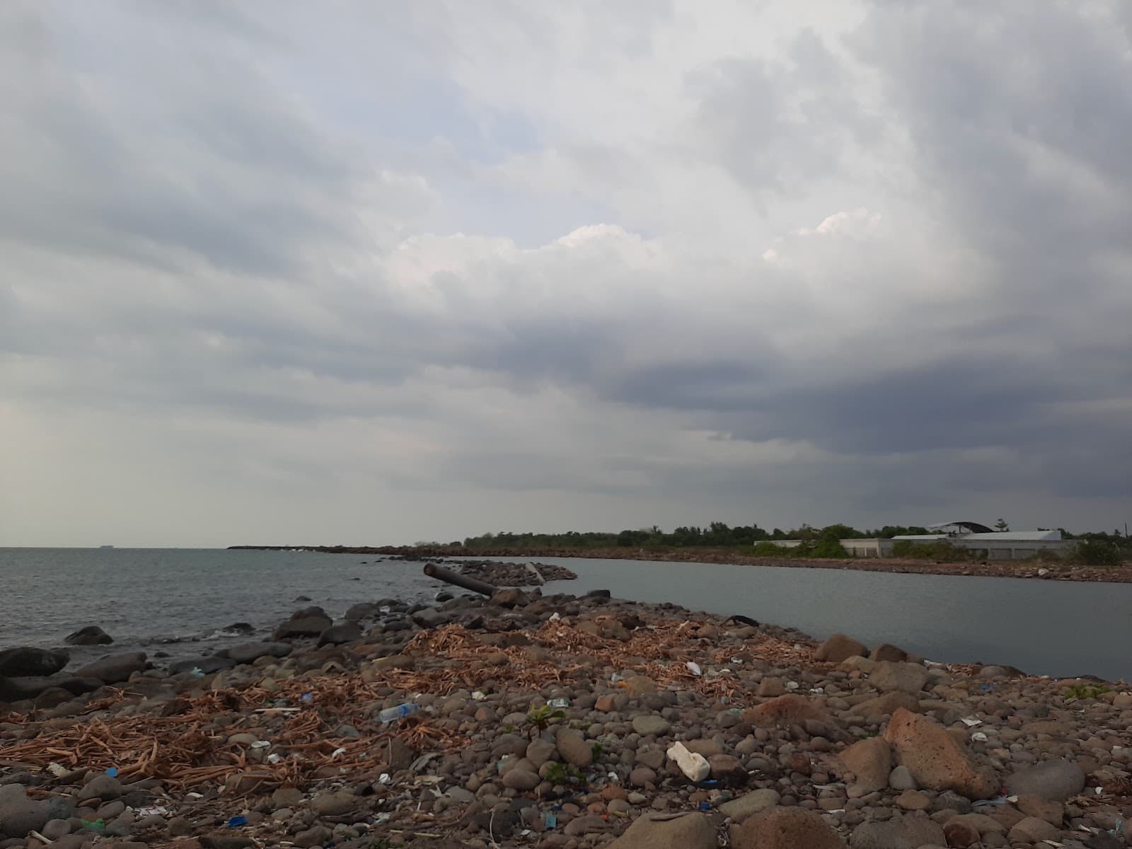 Barombong Beach - Image 1