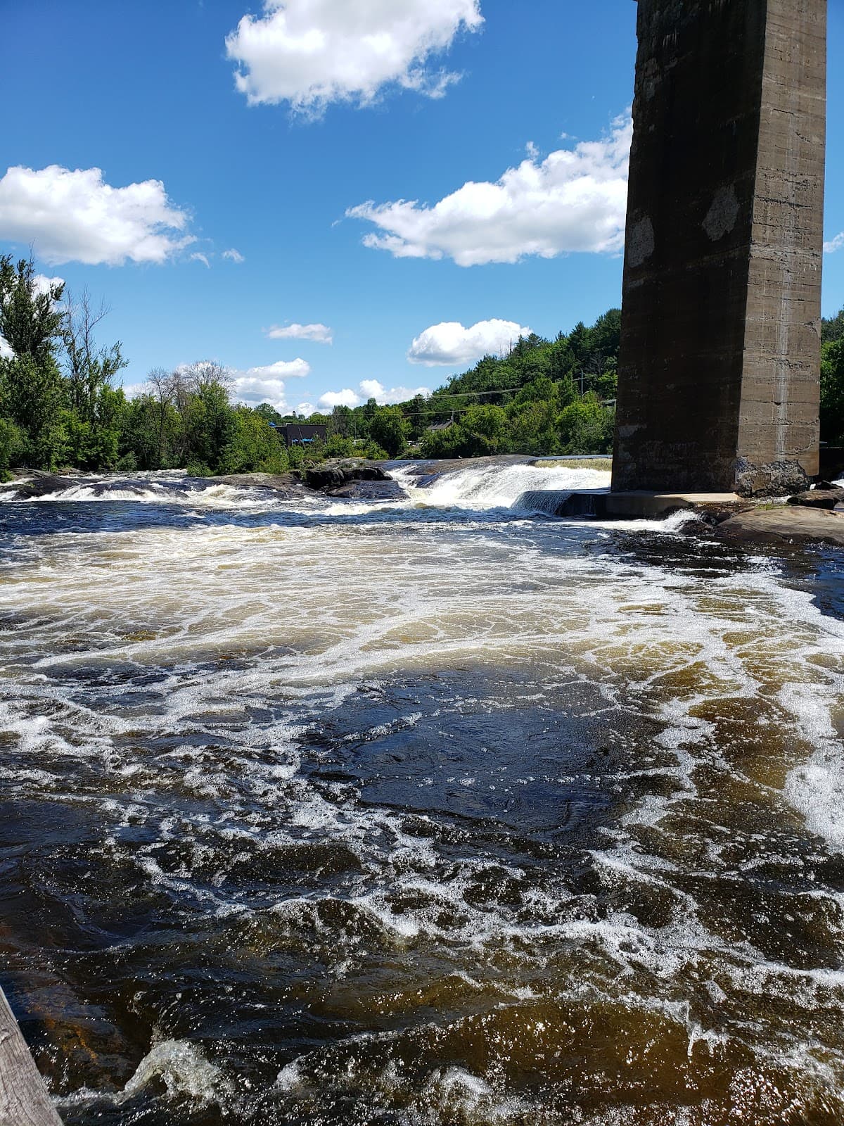 Seguin River Parkette - Image 1