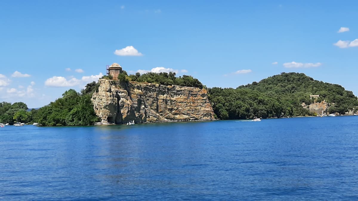 Isola Bisentina - Image 1