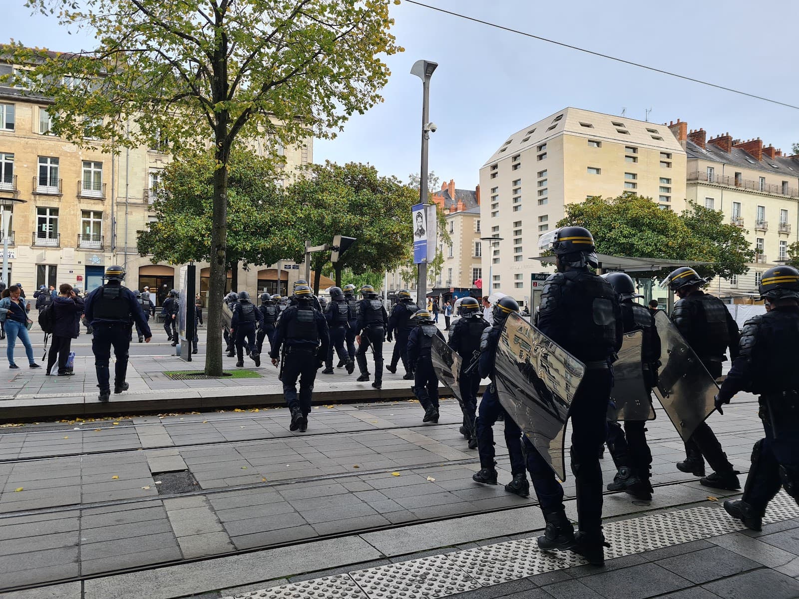 Place du Commerce - Image 1