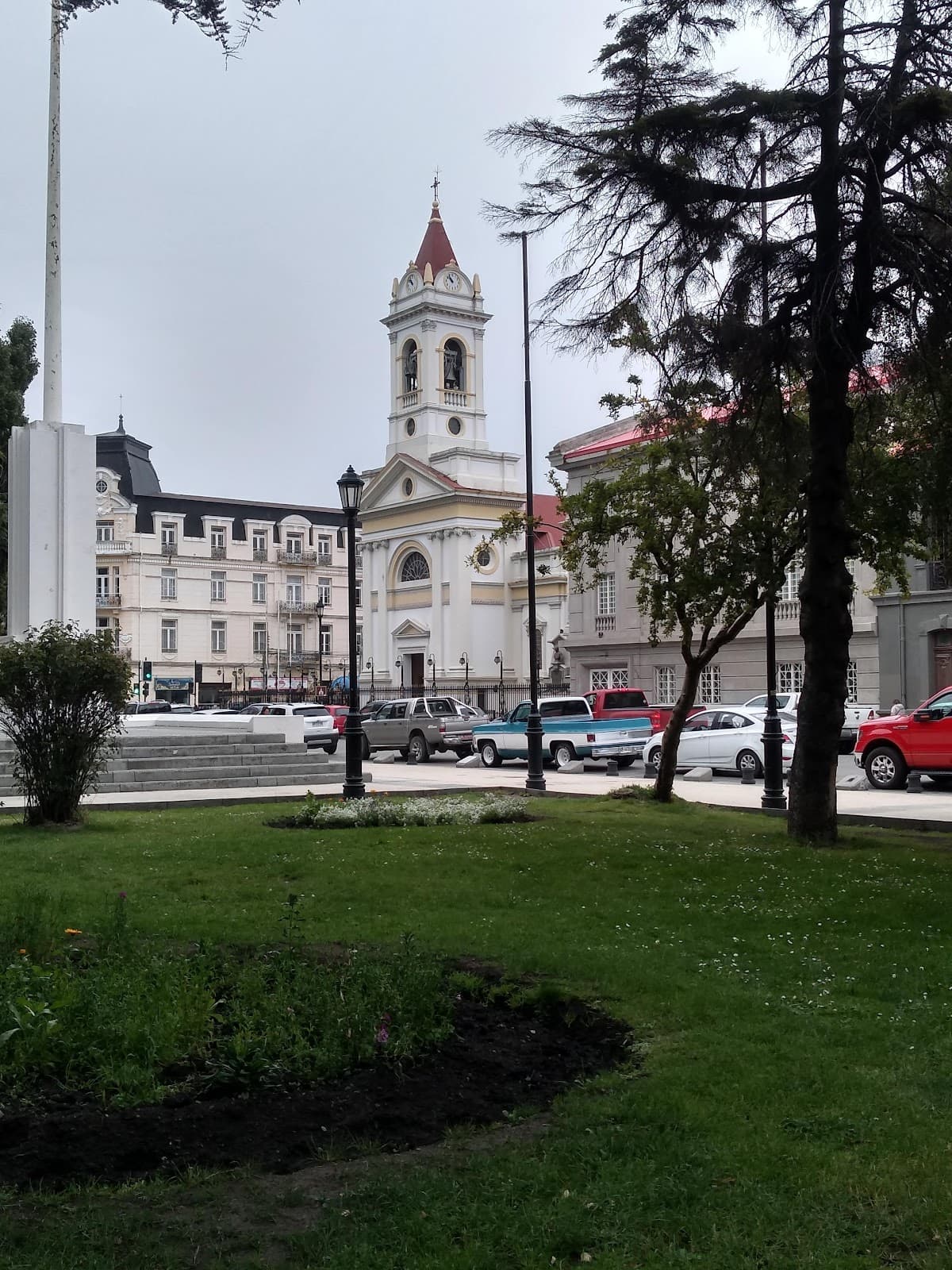 Plaza Muñoz Gamero Punta Arenas - Image 1