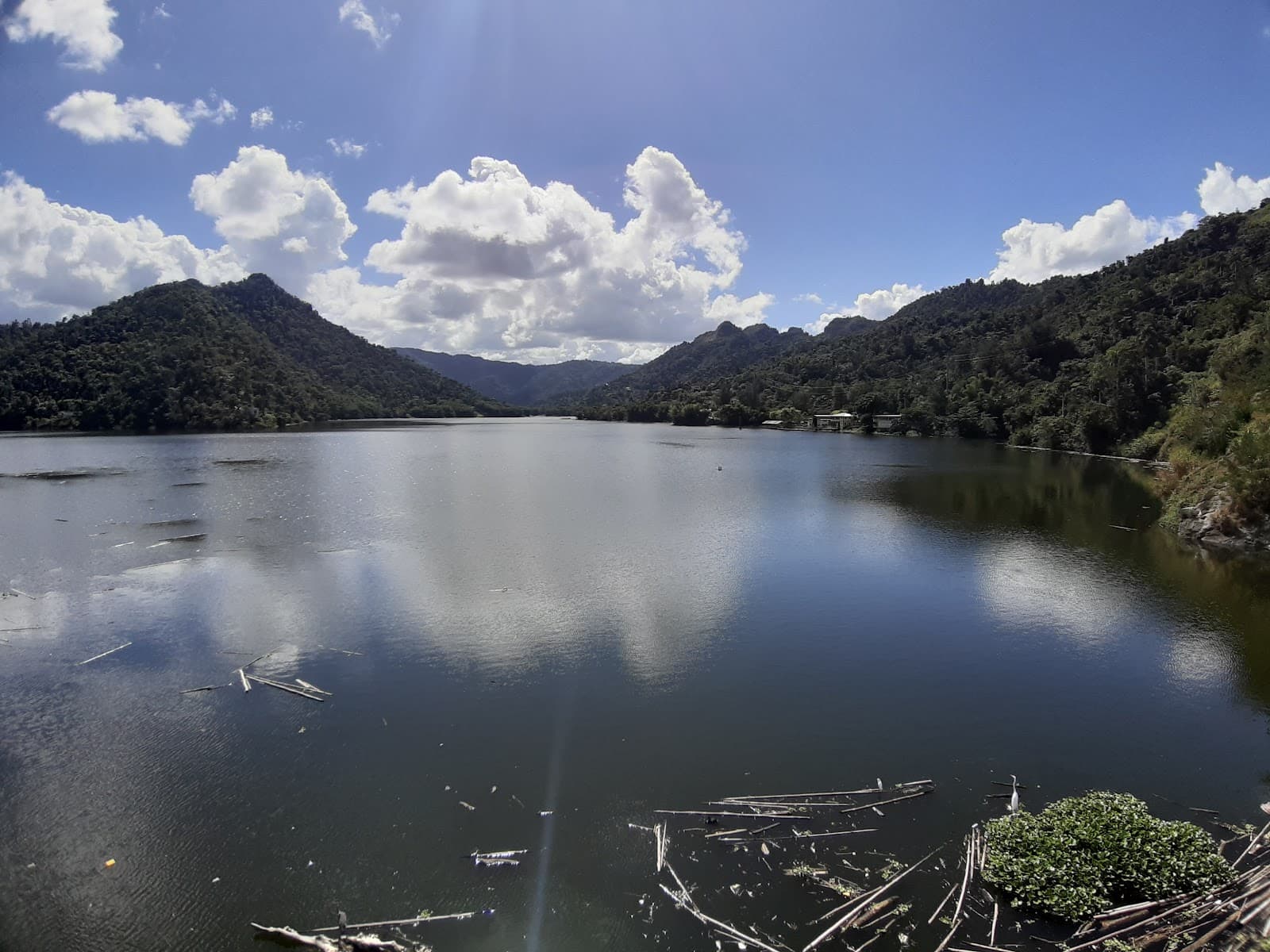 Lago Dos Bocas - Image 1