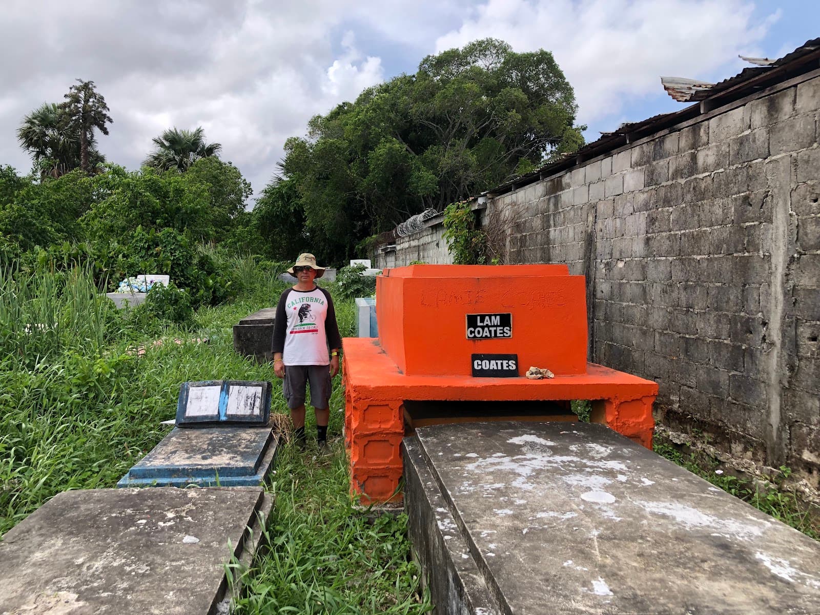 Le Repentir Cemetery - Image 1