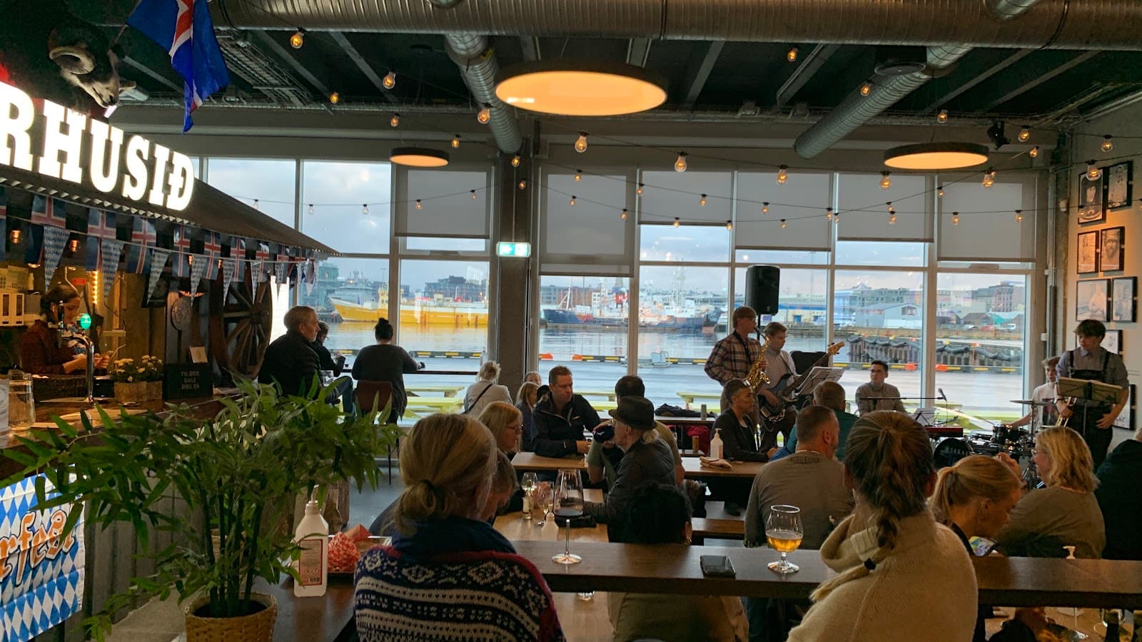 Grandi Mathöll - Image 1