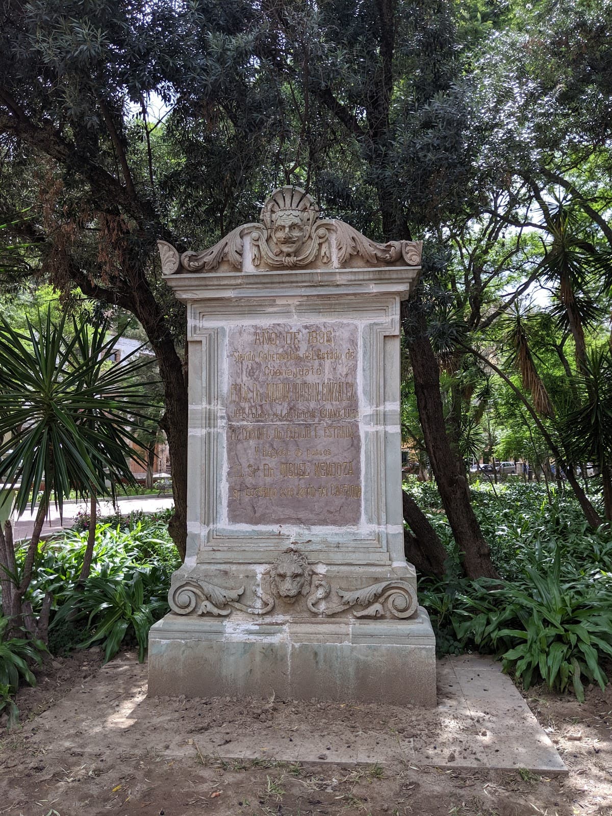 Jardín del Cantador - Image 1