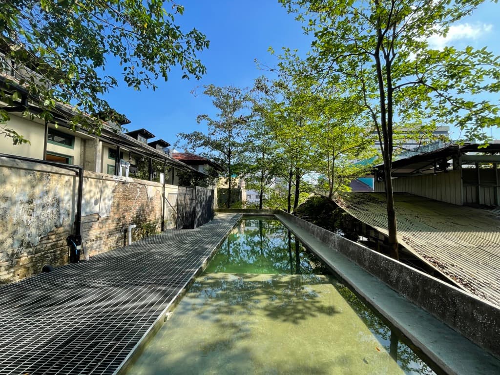 Yasmin at Kong Heng - Image 1