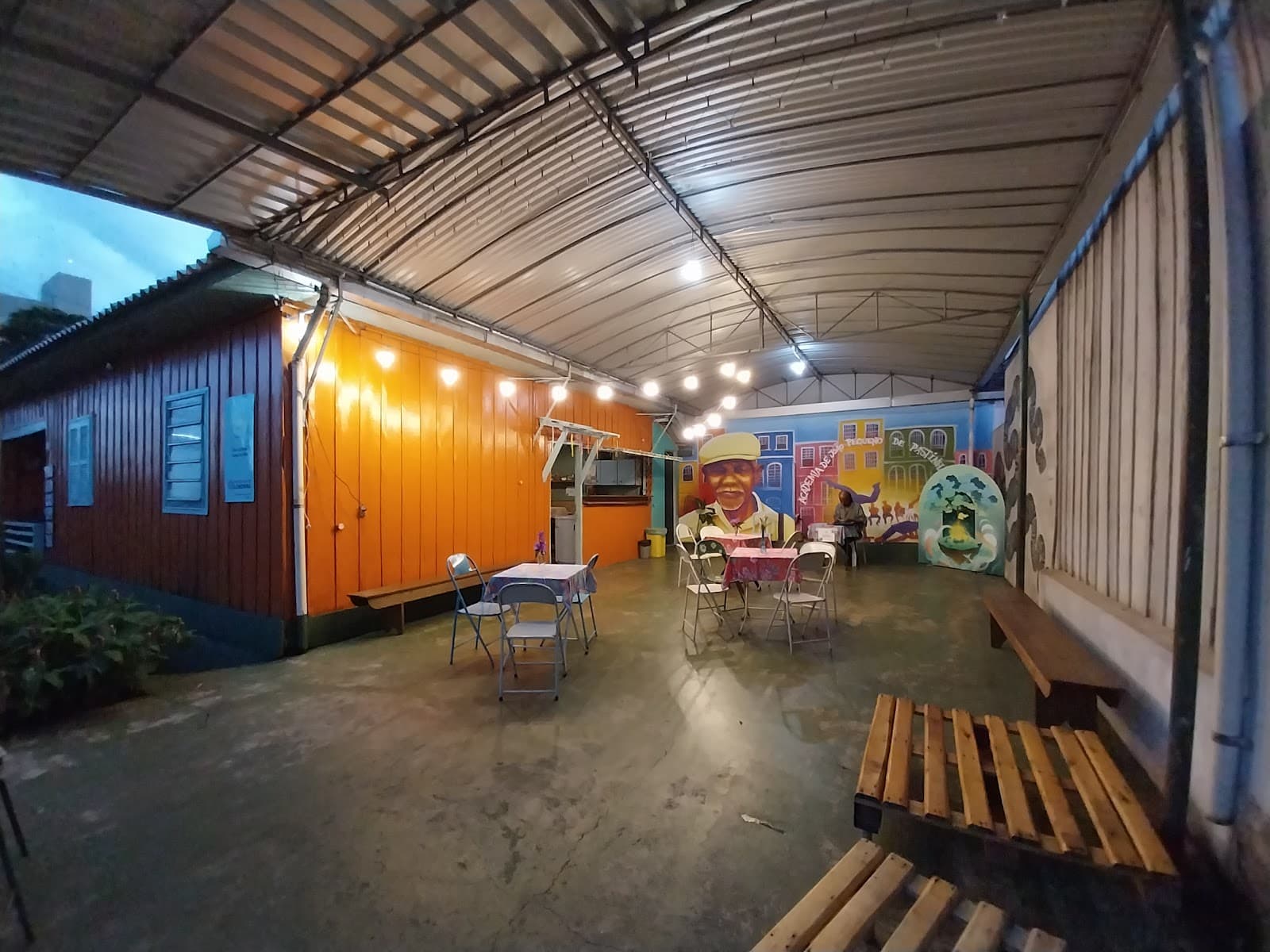 Vila Cultural Cemitério de Automóveis - Image 1