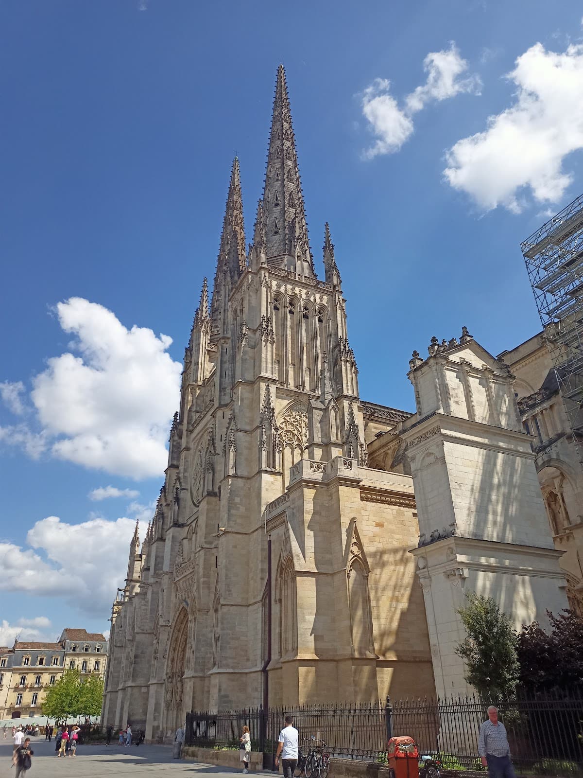 Bordeaux-Lac district - Image 1