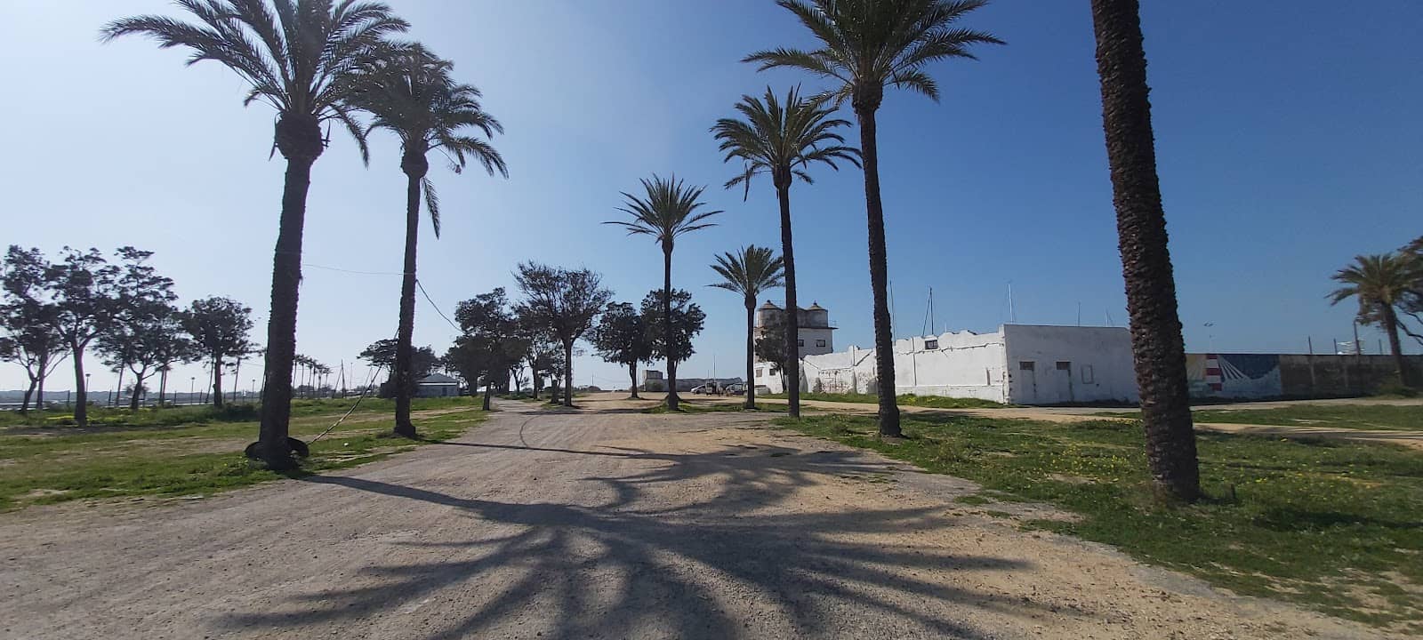 Proximity to Sancti Petri Castle